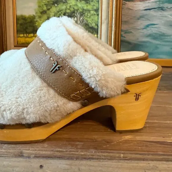 Women's Frye Jessica Leather and Shearling Block Heel Clog in Tan Size 8.5 NEW - Picture 5 of 7